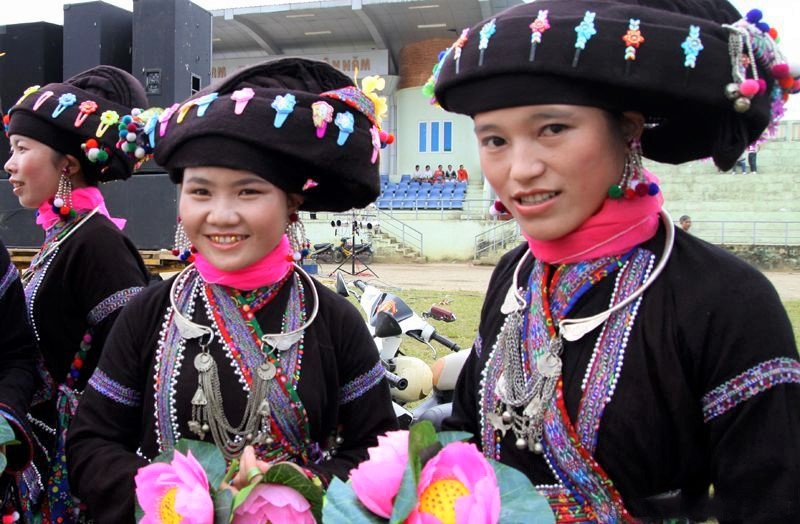 Ý nghĩa hoa văn trên trang phục truyền thống dân tộc Lào Báo Dân tộc và Phát triển